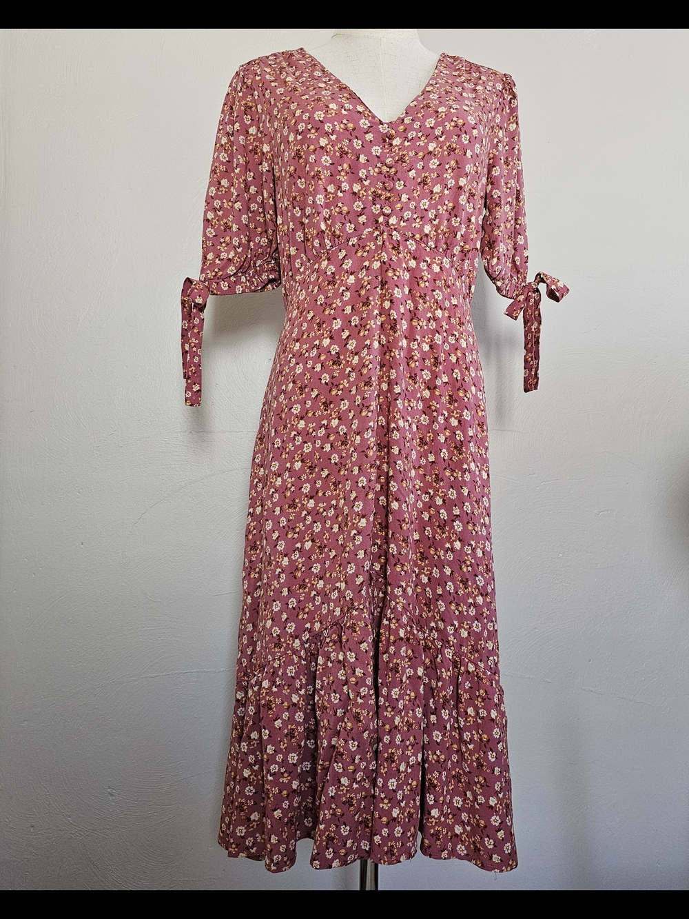 Luxology Dusty Rose Floral Midi Dress with Tie Sleeves Medium